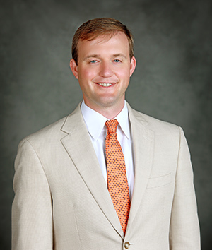 Head shot of Dr. Scott Graupner